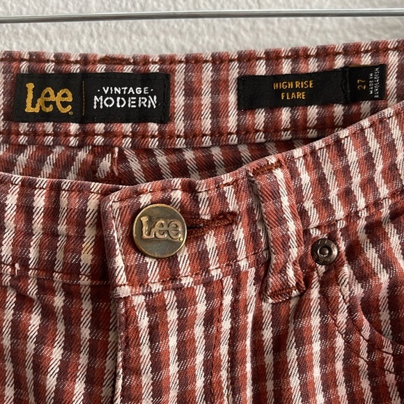 Lee Vintage Modern Women’s High Rise Flare Jean Size 27 - Picture 8 of 9